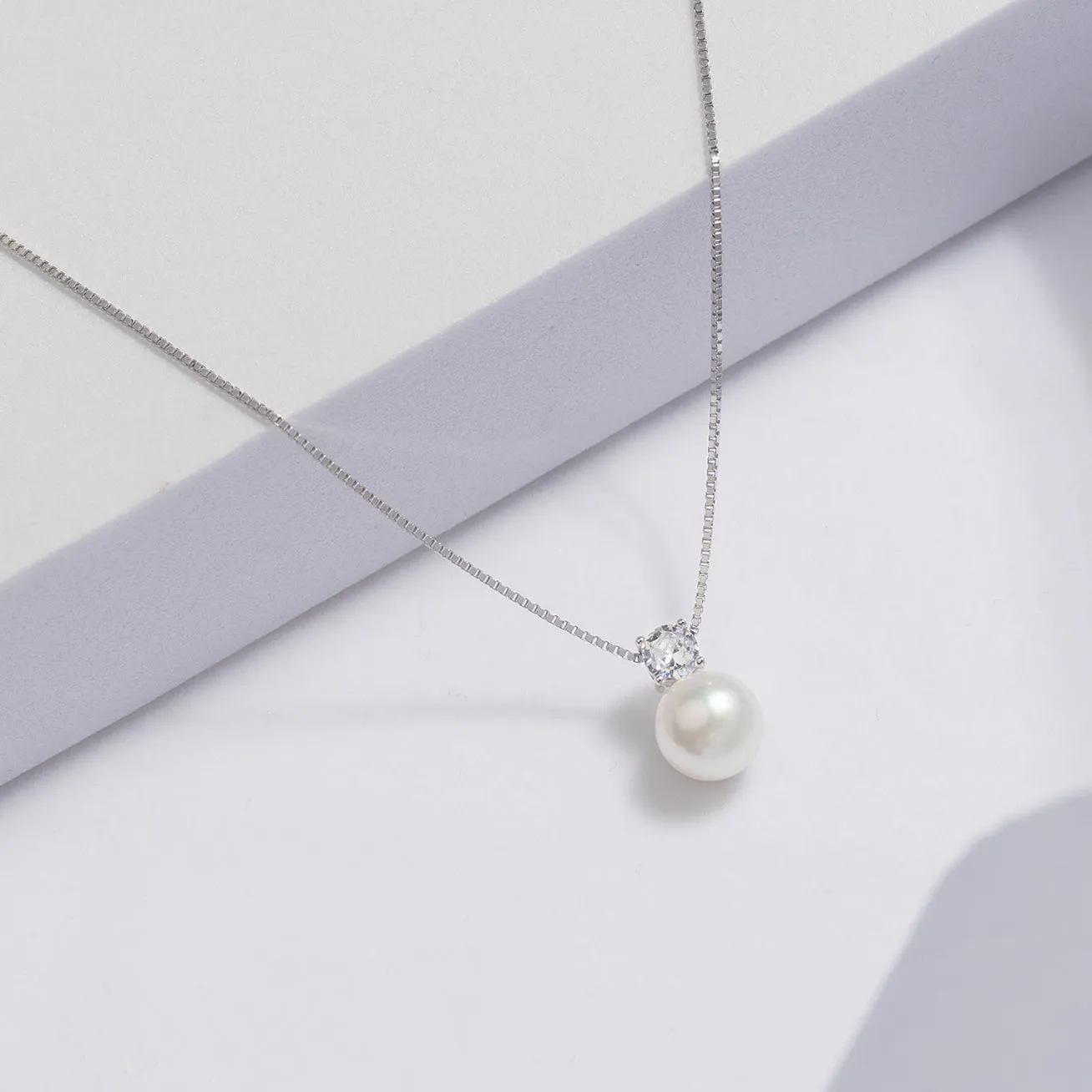 Elegant Freshwater Round Pearl Necklace WN00268