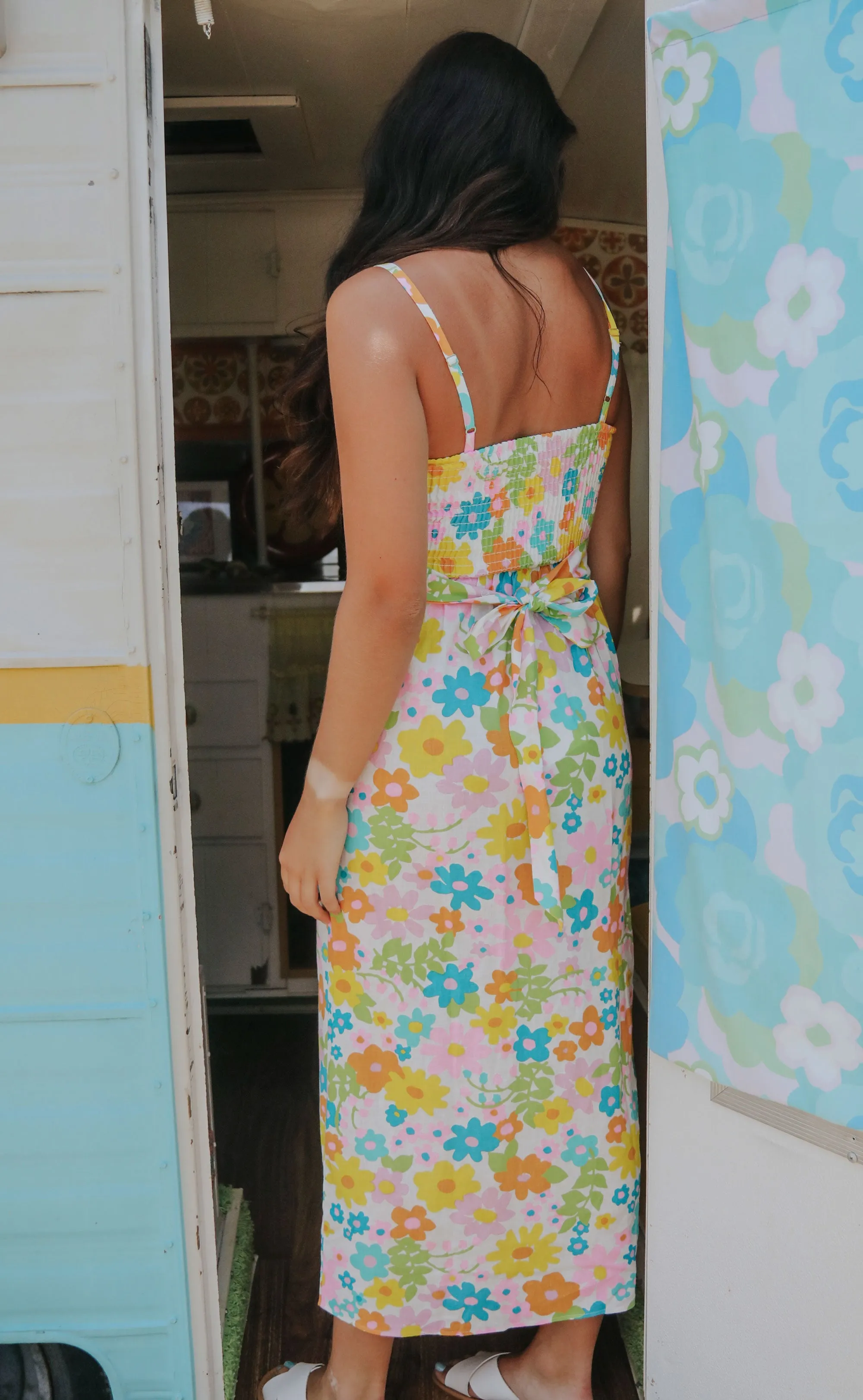 show me your mumu: amalfi coast midi dress - petal pop