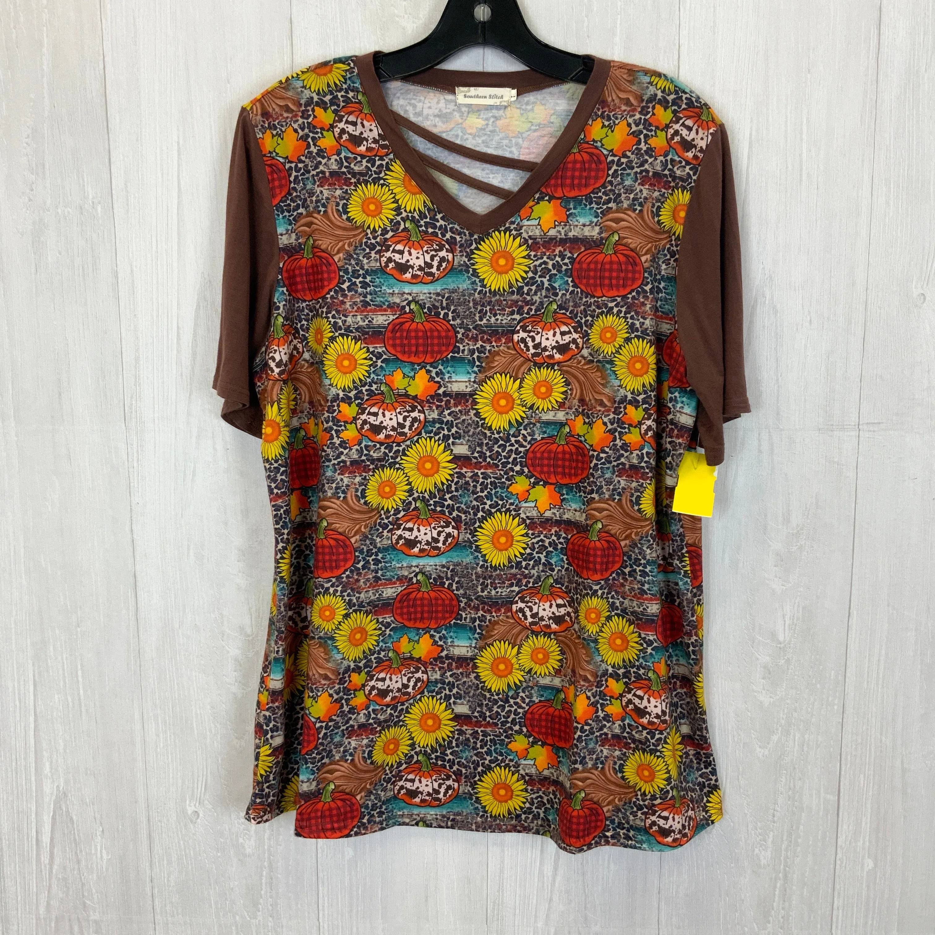 Top Short Sleeve Basic By Clothes Mentor  Size: L